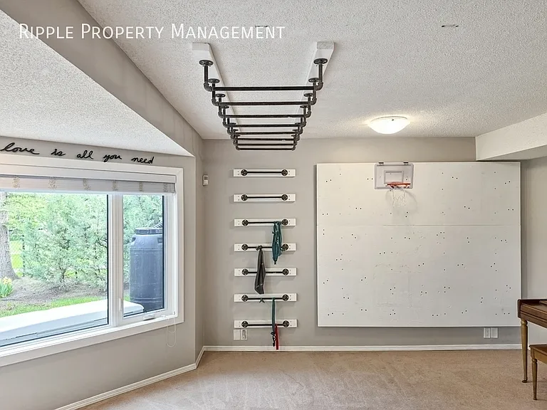 138 Mount Robson Close SE — Photo 26