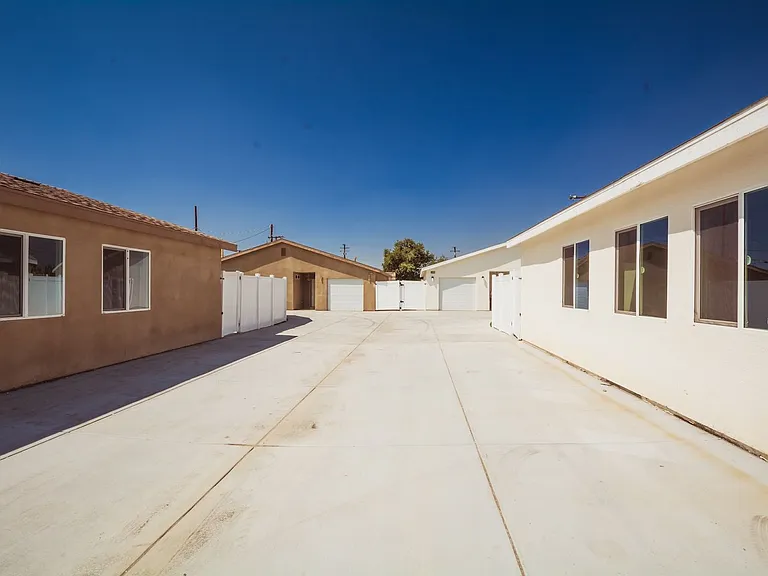 8258 Bennett Ave — Photo 28