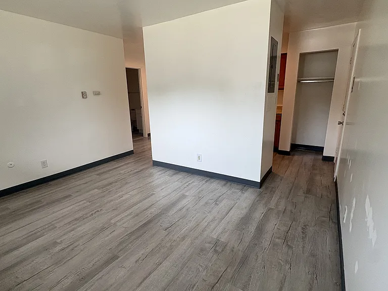 750 Michigan Ave E #4 — Photo 8