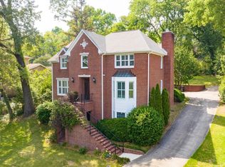 2304 Peacock Ln, Mountain Brook, AL 35223