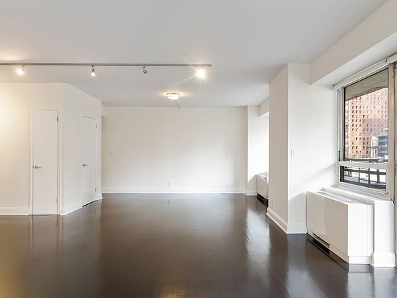 4th image of 240 E 47th St Unit 11BC