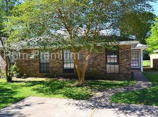 1126 Willow Creek Dr, Zachary, LA 70791