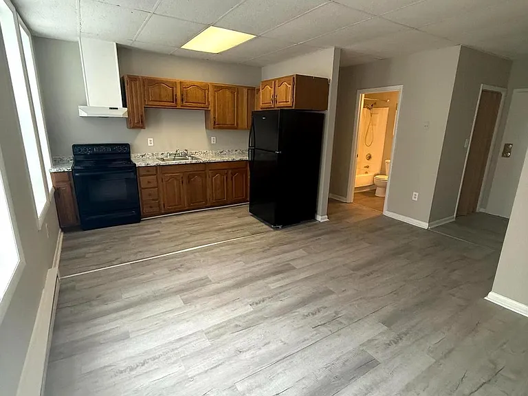 106 S Market St #7 — Photo 9