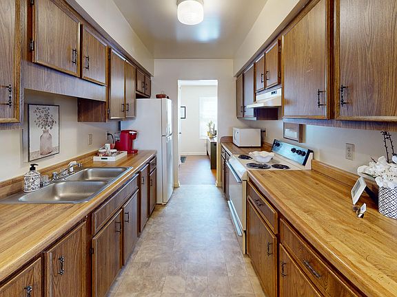 3rd image of 5535 E Virginia Beach Blvd #208C