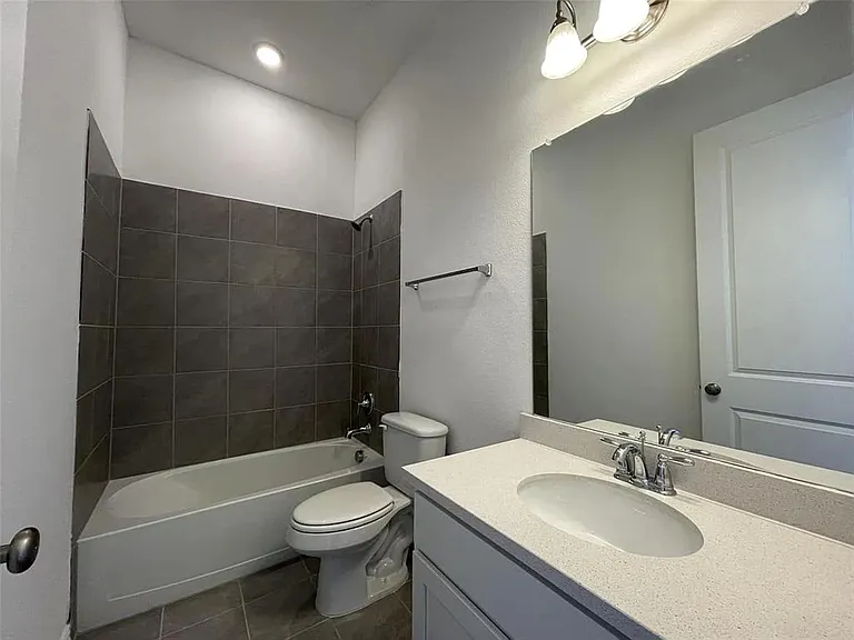 2207 Adena Springs Dr — Photo 26