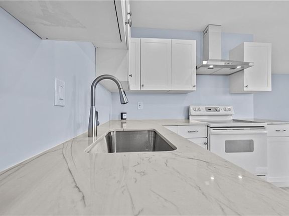 4th image of 260 NW 19th St #290
