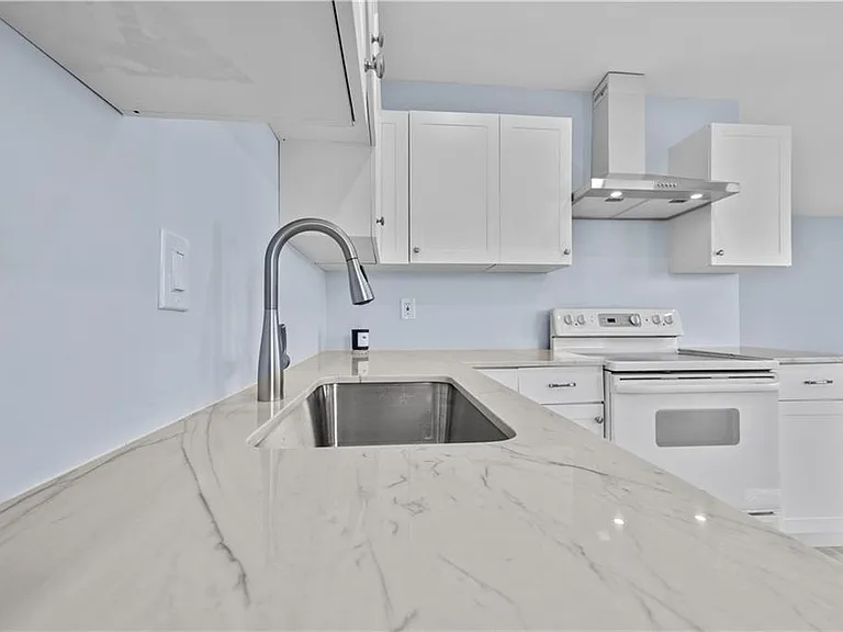 260 NW 19th St #290 — Photo 7