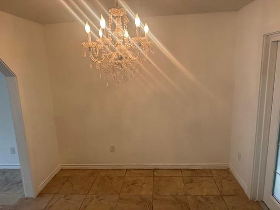 5th image of 1821 Live Oak Dr