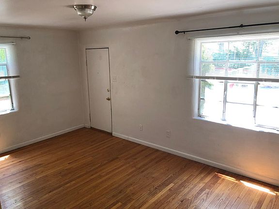 2nd image of 1407 Hazeldine Ave SE #1409