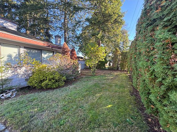 2nd image of 632 Erickson Rd