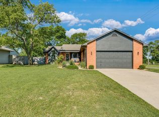 337 N Bentwood Dr, Rose Hill, KS 67133