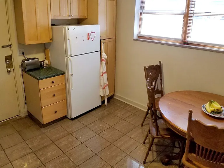 905 Delaware Ave — Photo 3
