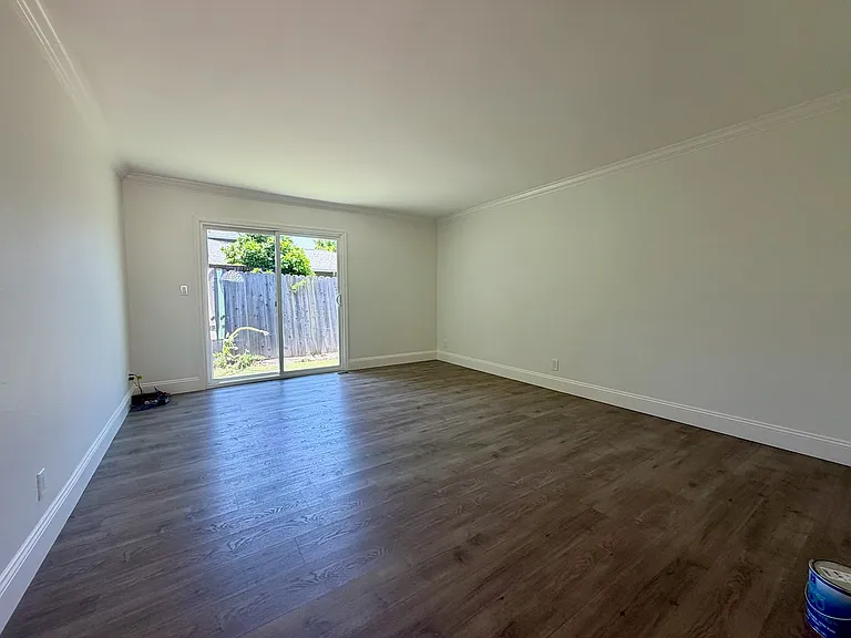 1582 Gordon St — Photo 2