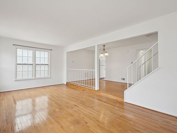 2nd image of 3940 Bradwater St