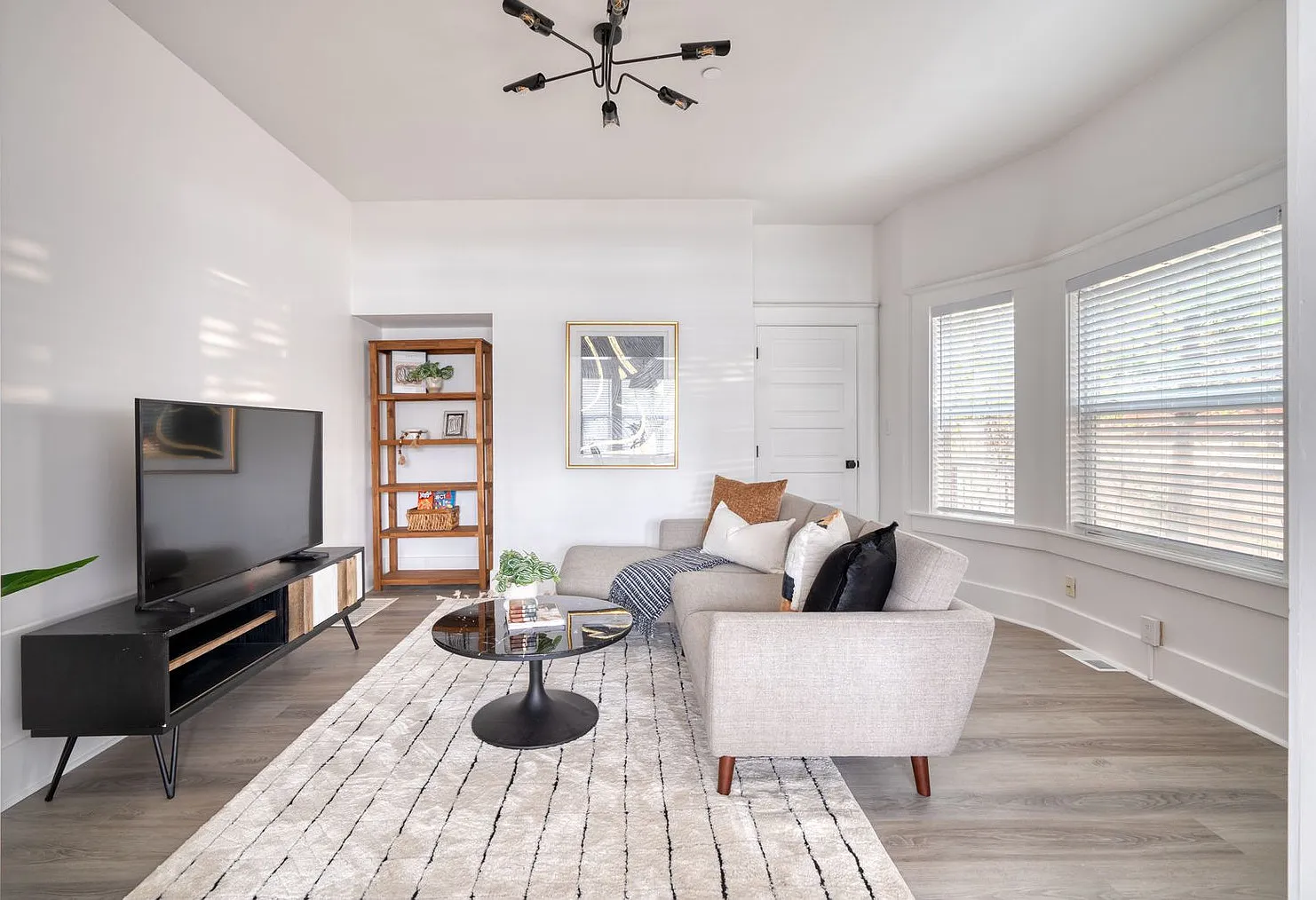 2 bed, 1.0 bath, 1453 sqft, $3,470 — Photo 1