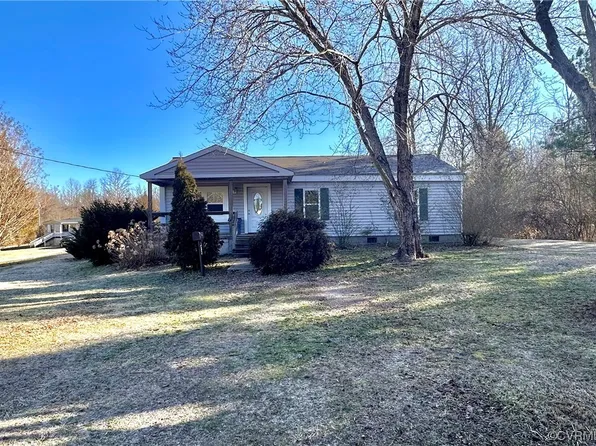 1420 E Courthouse Rd, Blackstone, VA 23824