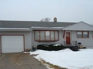 1411 Austin Ln, Fremont, NE 68025