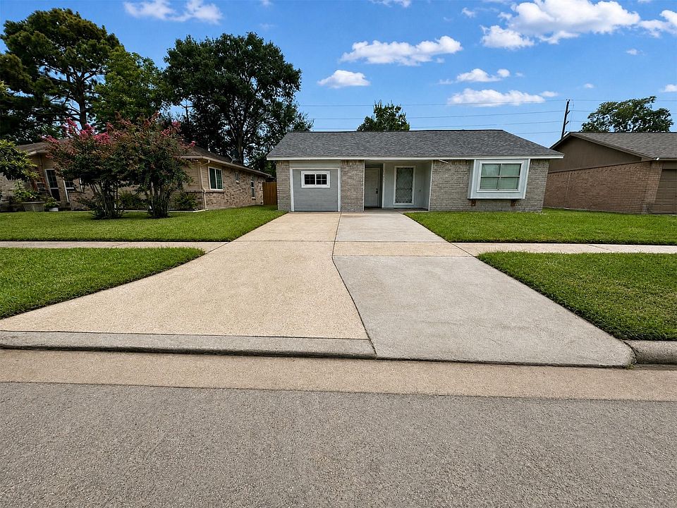 1st image of 12211 W Marsham Cir