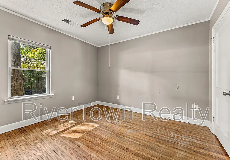 1678 Alta Vista Ave — Photo 18