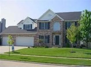 9 Brittany Ct, Bloomington, IL
