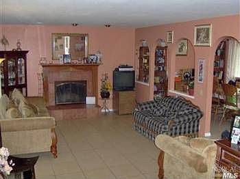 4th image of 2044 Willow Dr