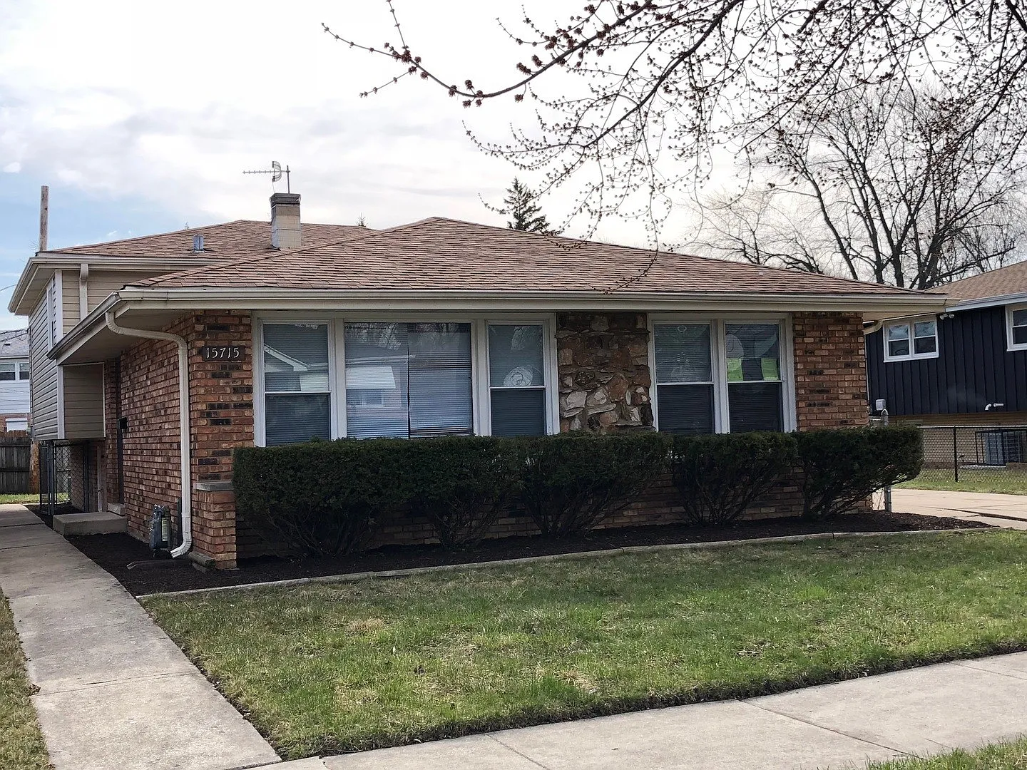 15715 Dobson Ave photo 1