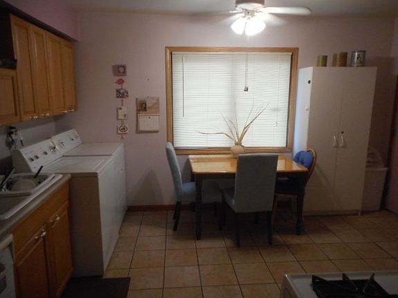 5th image of 22150 Jeffrey Ave