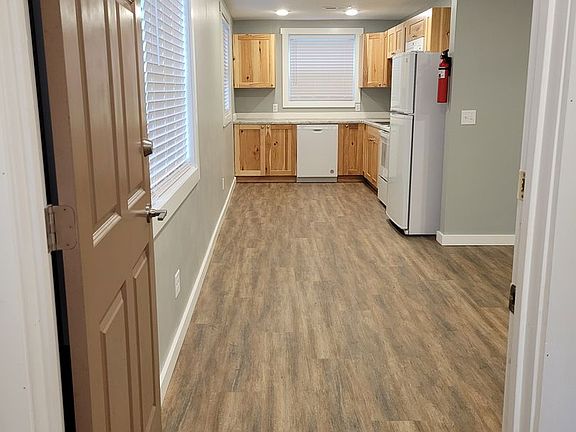 5th image of 220 Church St #1/2