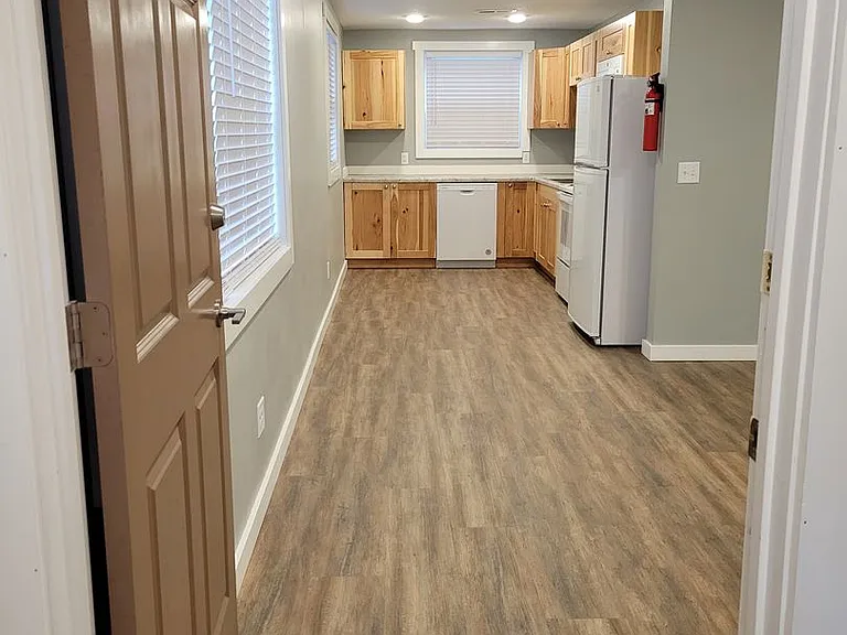 220 Church St — Photo 6