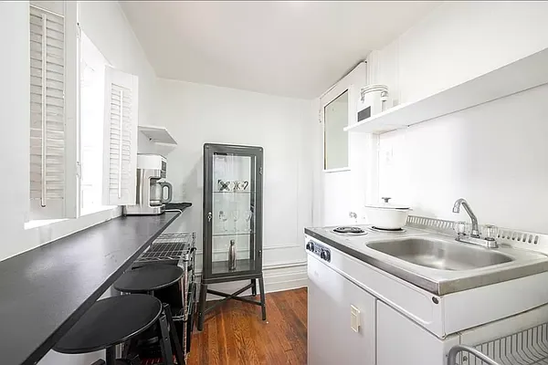 Rented by Douglas Elliman | media 4