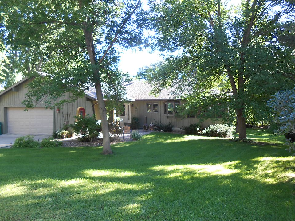 1st image of 124 Parkwood Pl