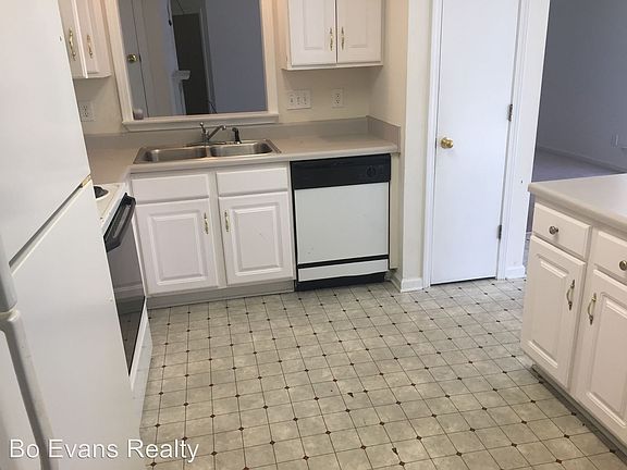 4th image of 1372 Summerfield Pl