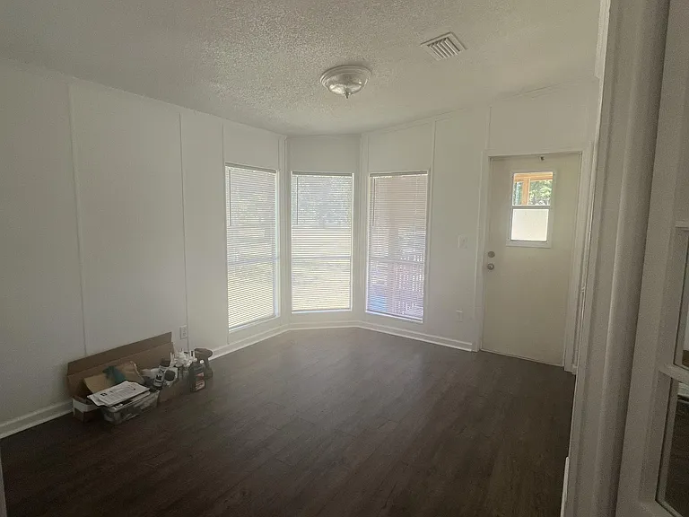 178 White Oak Dr — Photo 6