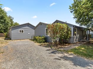 1411 Playford Ln, Grants Pass, OR 97527