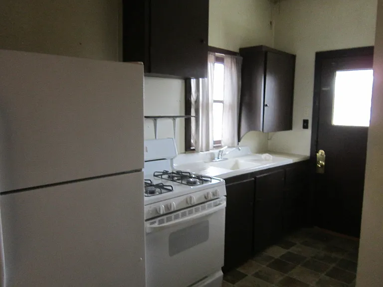 2136 & 2138 Wantland Ave — Photo 6