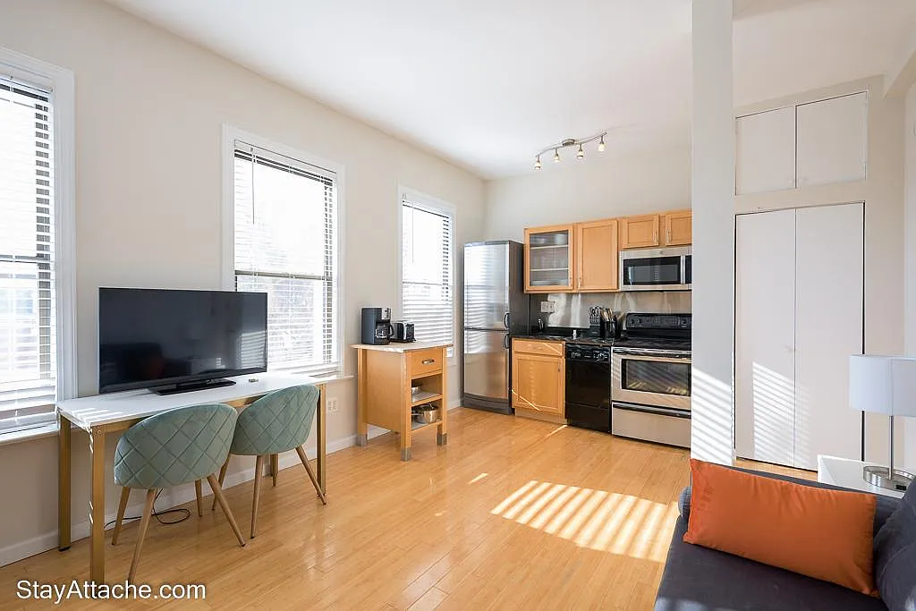 1822 15th Street NW Unit 301, Washington, DC 20009 in Dupont Circle — Photo 4