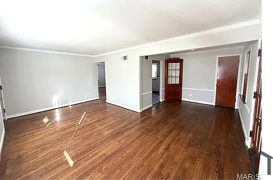 1033 Bakewell Dr — Photo 7
