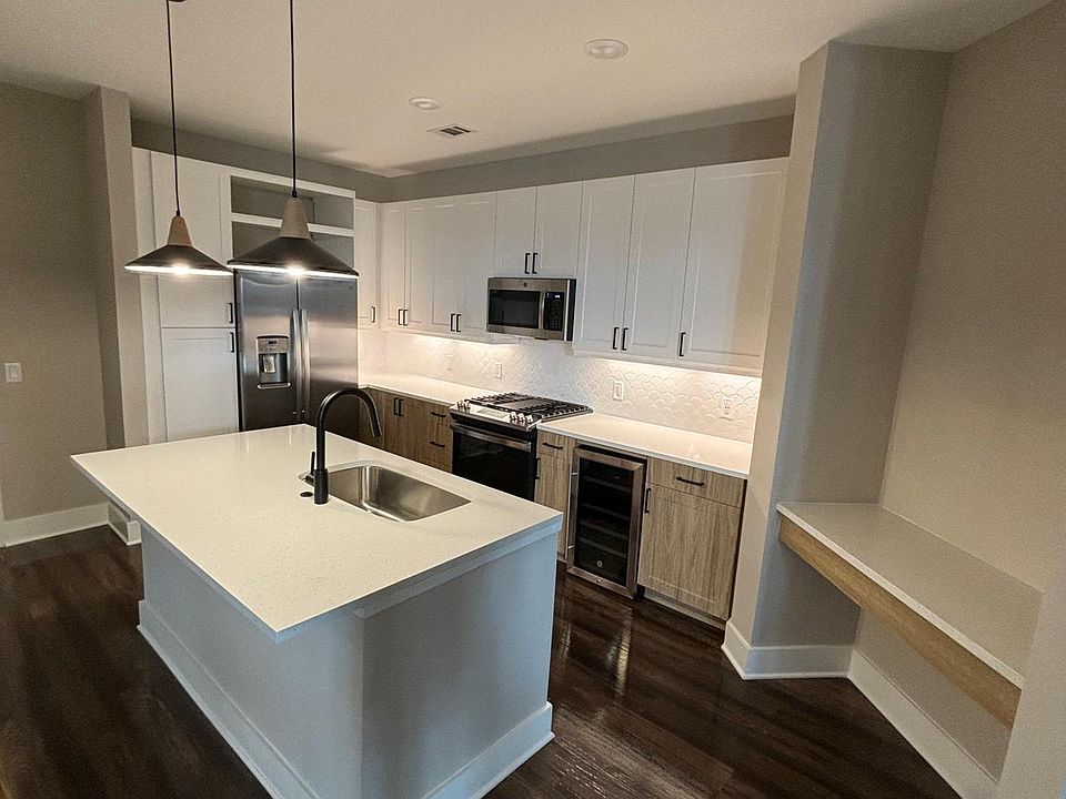 Kitchen w/ Gas top stoves