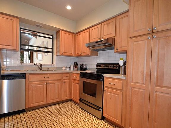 5th image of 430 S Riverhills Dr
