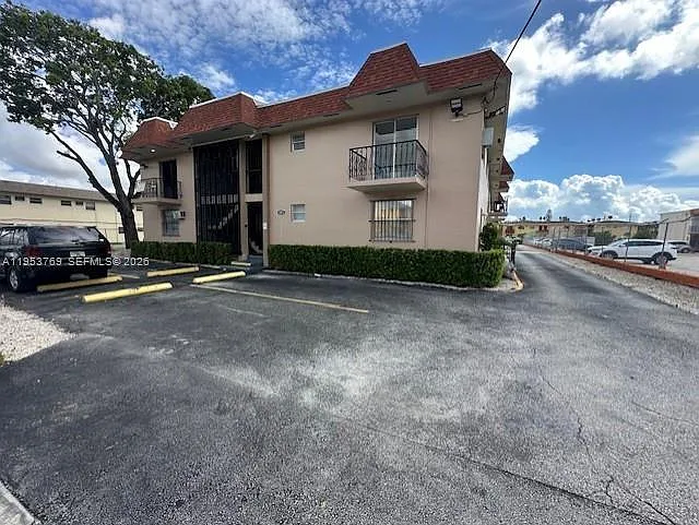 Building Photo - 1015 NW 45th Ave #108