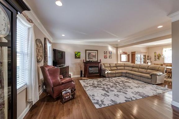 3rd image of 2014 Northwood Dr