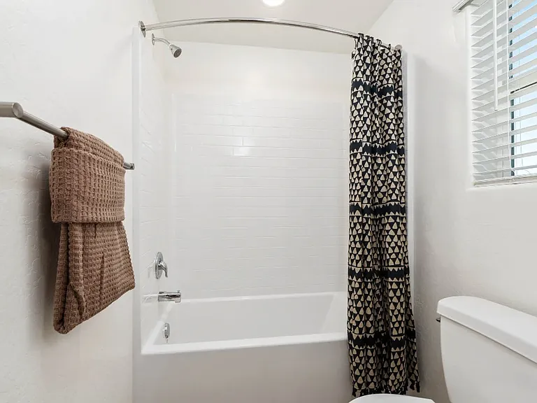 1486 Vintage Ln — Photo 18
