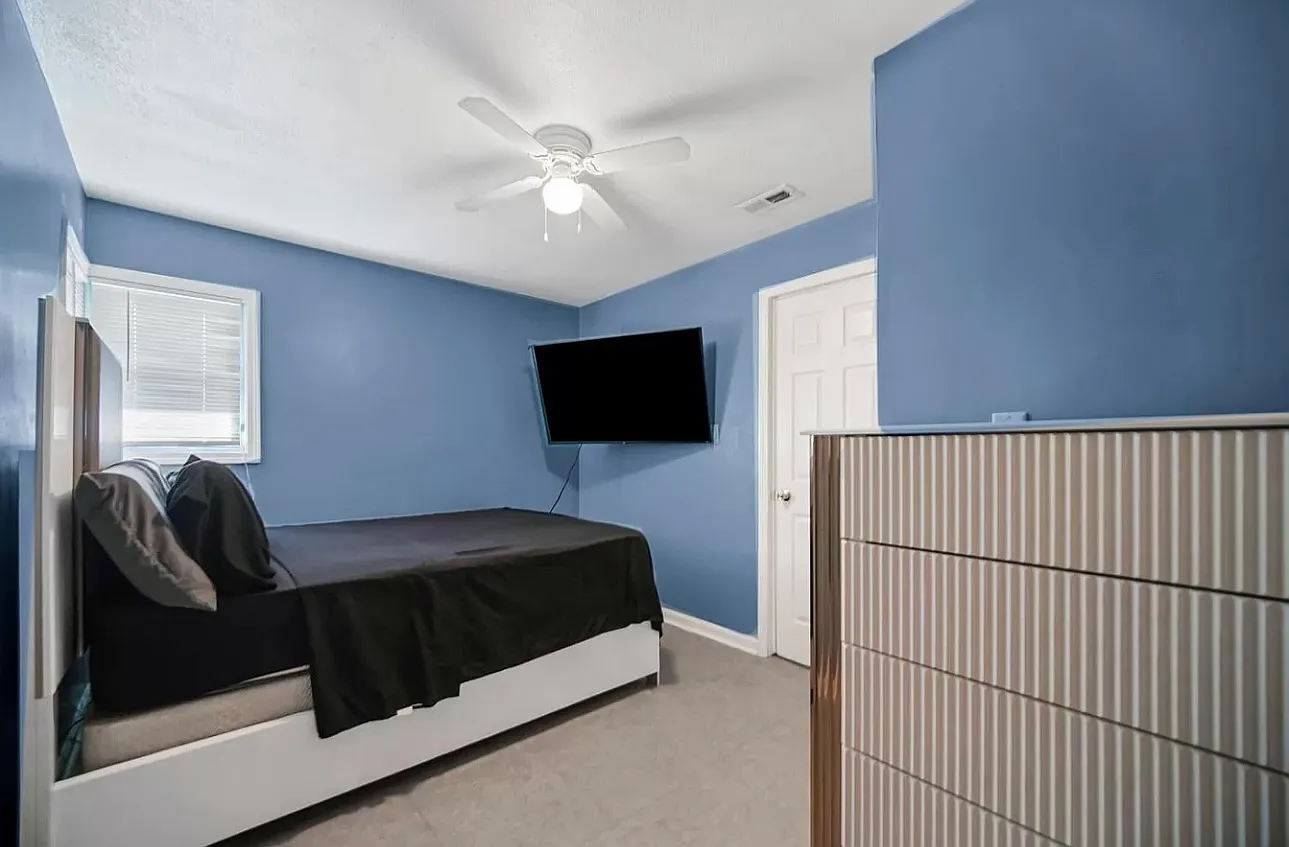 3 bed, 1080 sqft, $1,400 — Photo 2