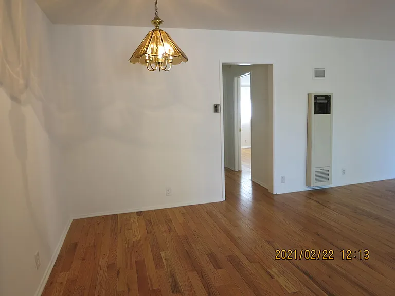 2329 Wellesley Ave #9 — Photo 10
