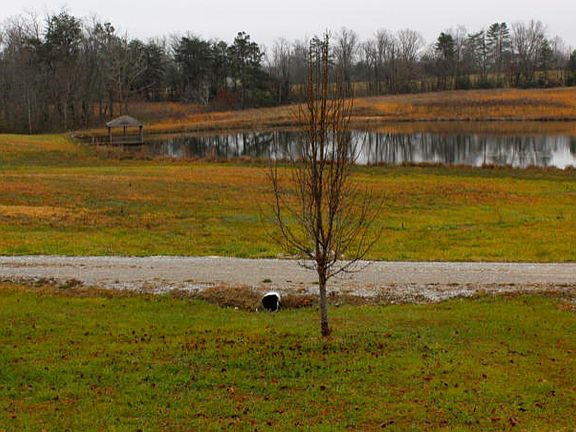 2nd image of 127 Willow Lake Dr