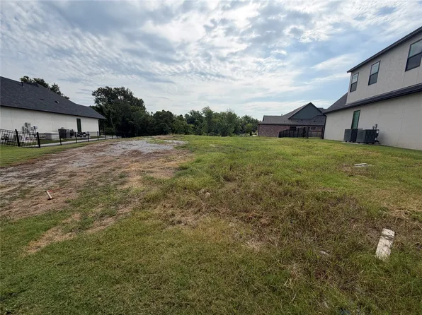 307 N 82nd Ct, Broken Arrow, OK 74014