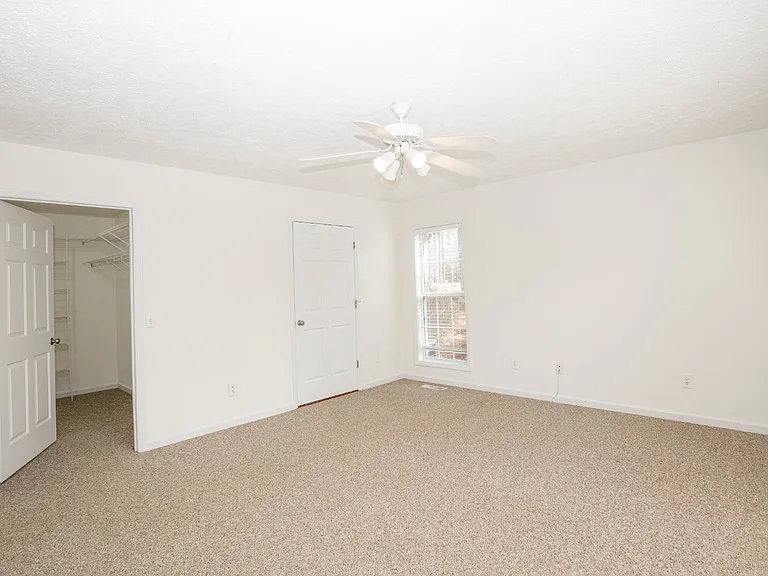 8 Moore Dr — Photo 36