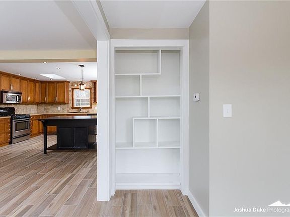 5th image of 1382 E Cardinal Dr