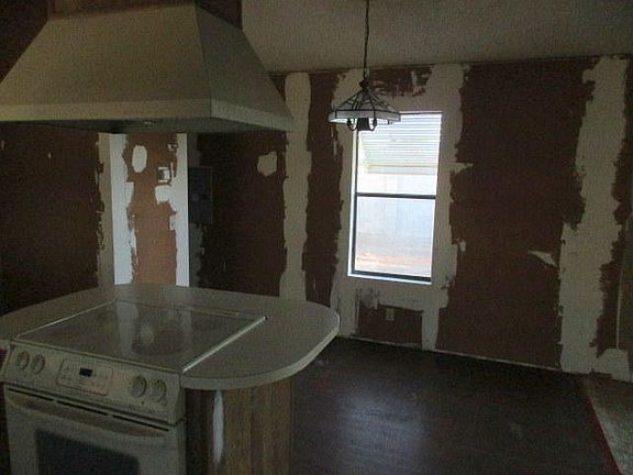 5th image of 6832 Hallmark Ave NE