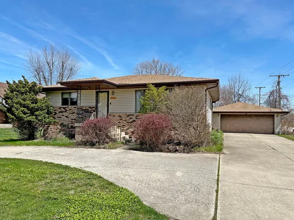 9851 Kennedy Ave, Highland, IN 46322